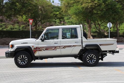 Toyota Land Cruiser Pick Up LHD LC 79 DC 2.8L DIESEL FULL OPTION 4X4 AT 24MY