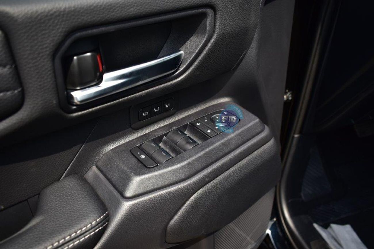 تويوتا برادو Luxury 2.4L Petrol 7 Seat Automatic