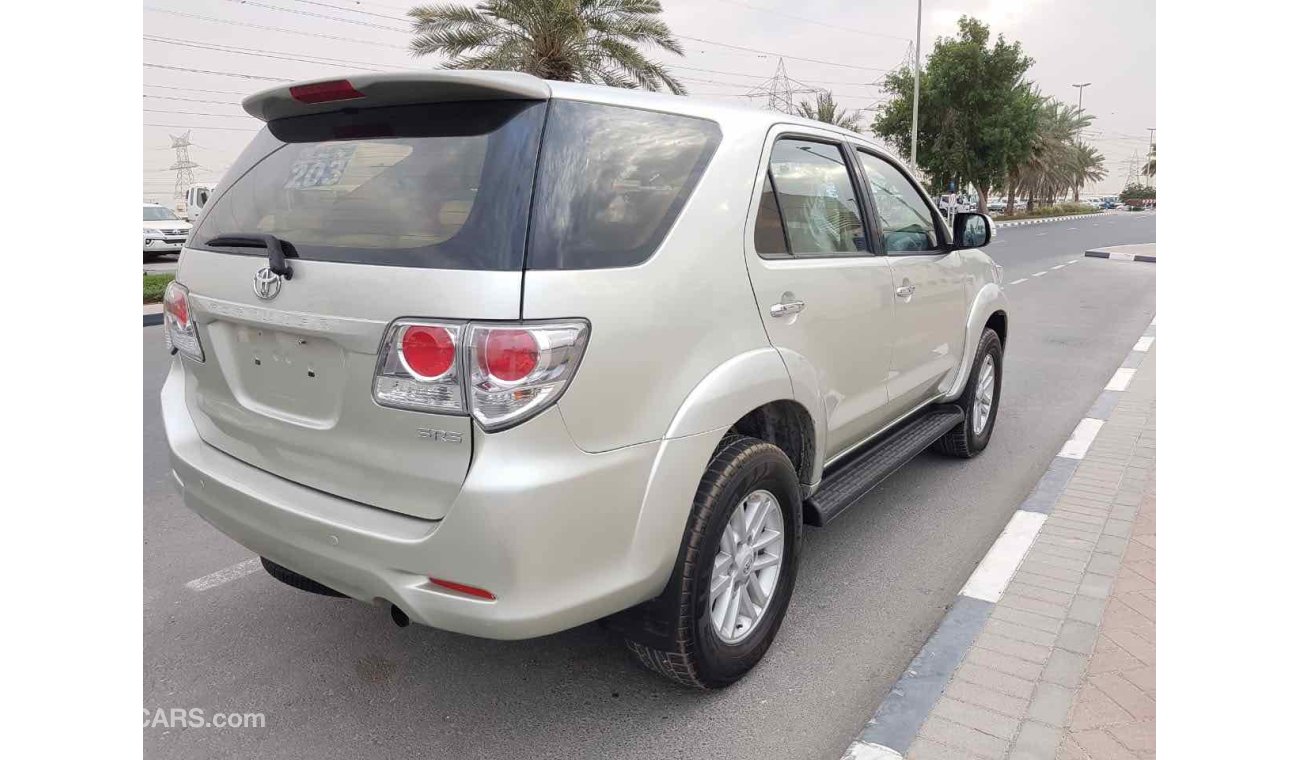 Toyota Fortuner fresh and imported and very clean inside out and ready to drive