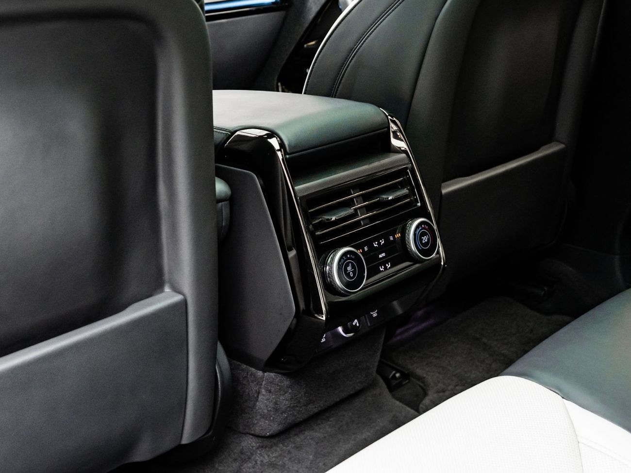 لاند روفر رينج روفر سبورت Dynamic HSE P530 4.4L