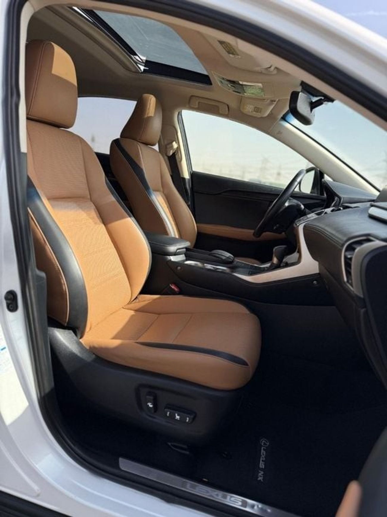 Lexus NX200t 4WD Premier 2.0L full option