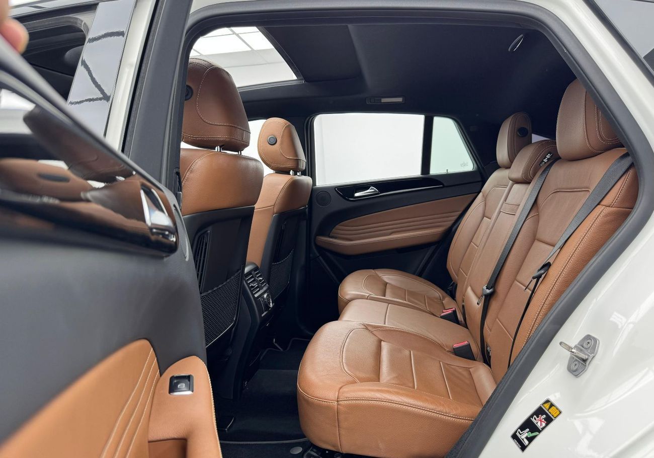 مرسيدس بنز GLE 43 AMG 2019 Mercedes Benz GLE43 AMG, Warranty, Full Mercedes Service History, Excellent Condition, GCC