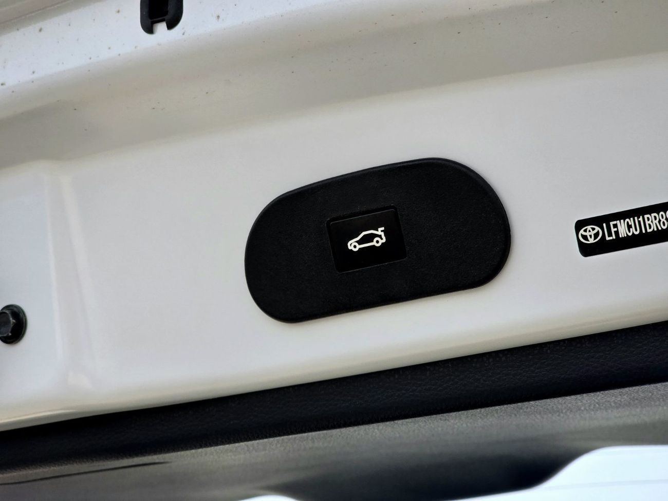 تويوتا كورولا كروس TOYOTA COROLLA CROSS 2.0L ELITE PLUS - FULL - 2025 - WHITE INSIDE BLACK