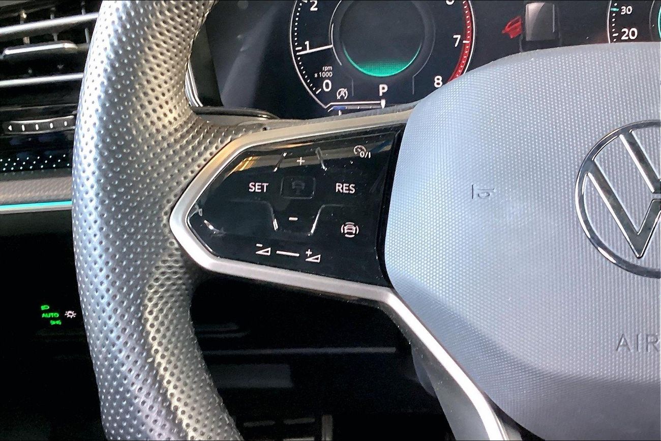 فولكس واجن طوارق R-Line | شامل الضمان | 0 ﺪﻔﻋﺓ ﺃﻮﻟﻯ