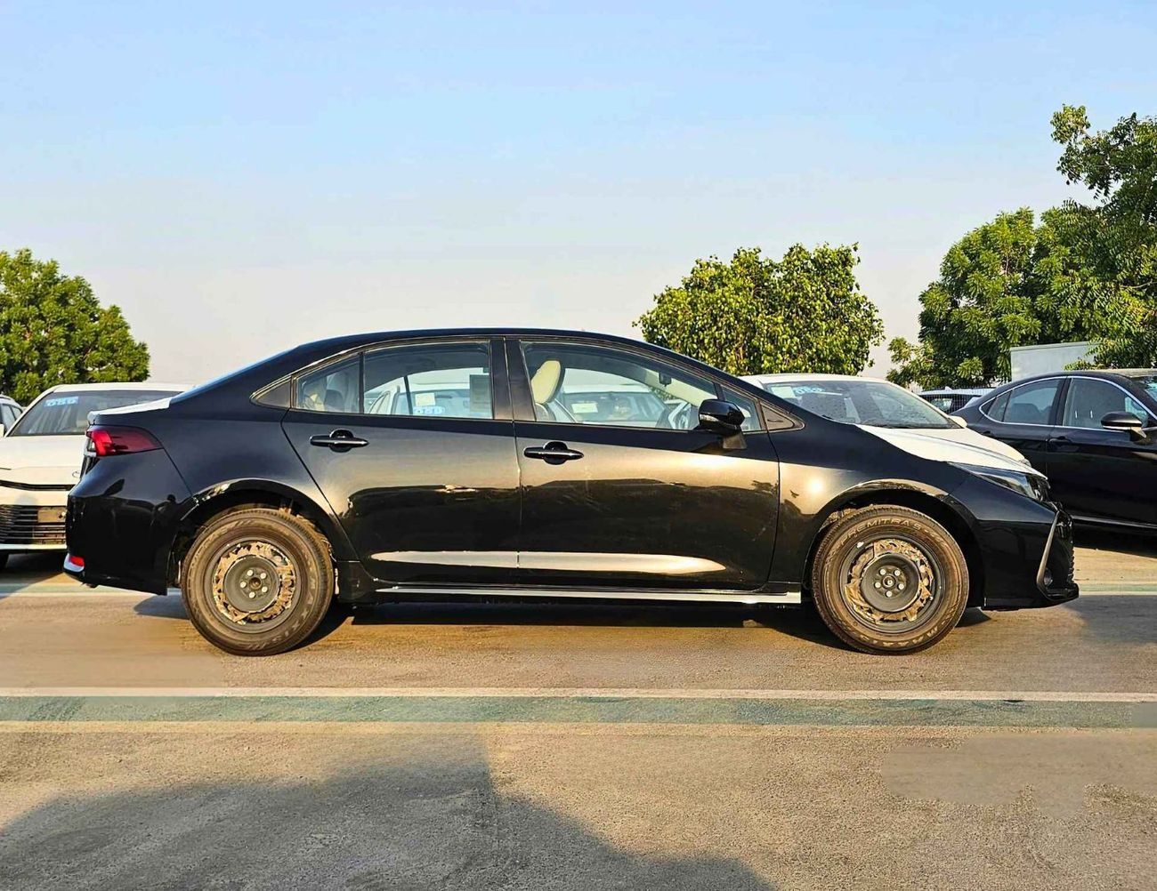 Toyota Corolla XLI / 1.6L V4 PETROL / DVD / REAR A/C (CODE # XLI E)