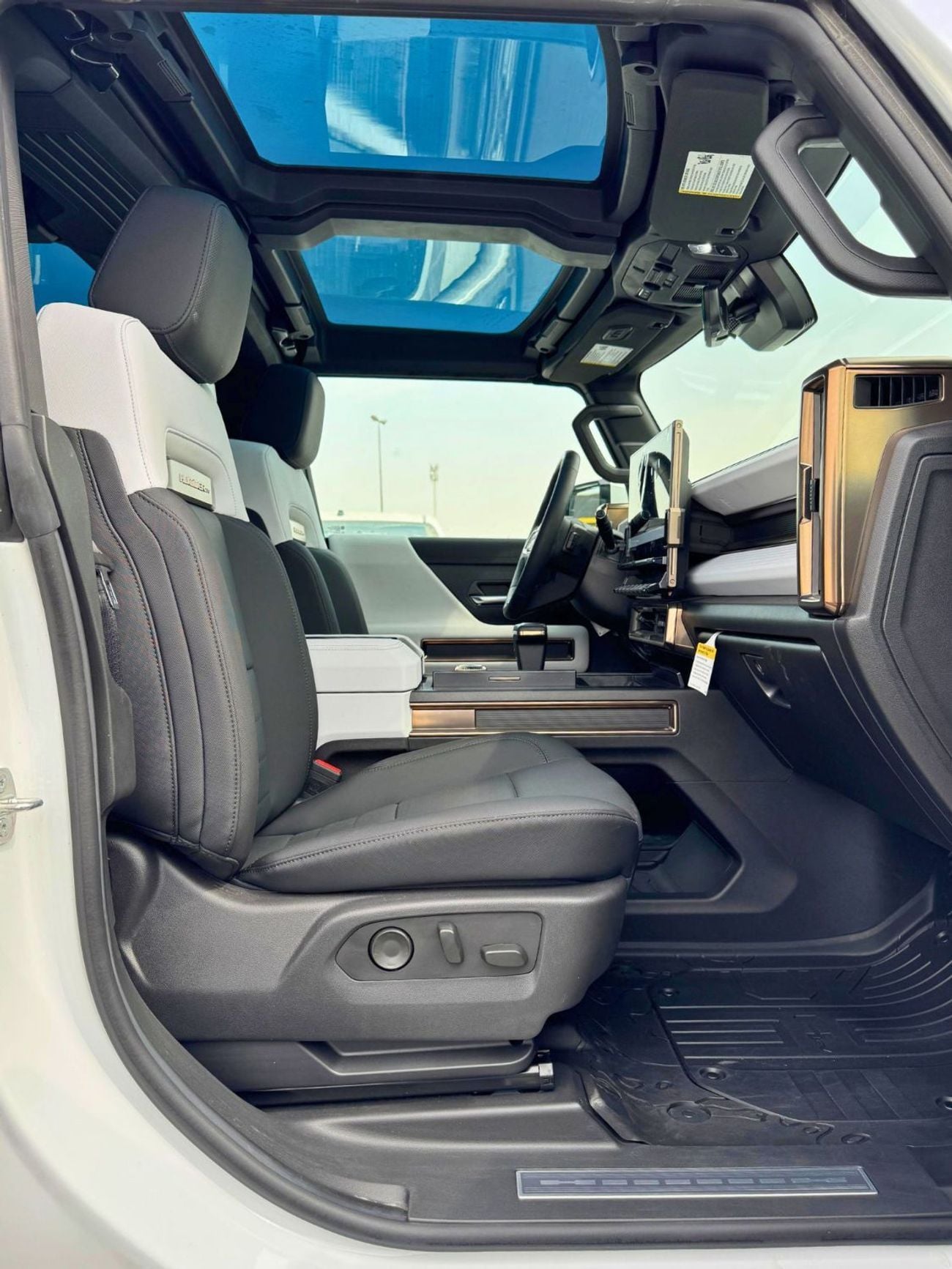 جي أم سي همر EV PICKUP / 1.5L ELECTRIC / 360* CAMERA / PANORAMIC ROOF (CODE # 69056)