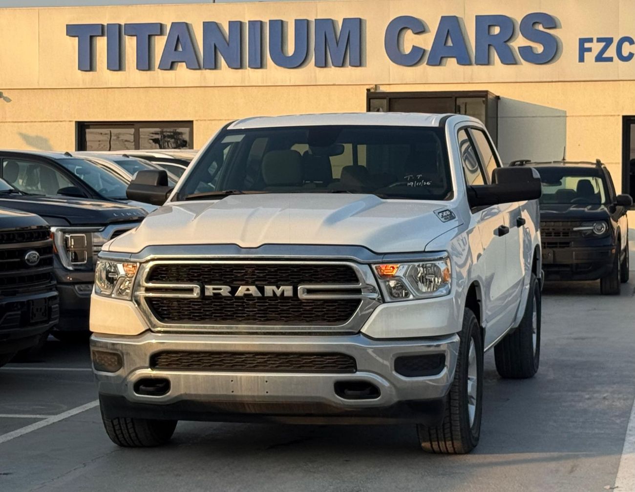 RAM 1500 Hemi 5.7L V8 Petrol 4WD 2023 Export Price @ 175,000 AED