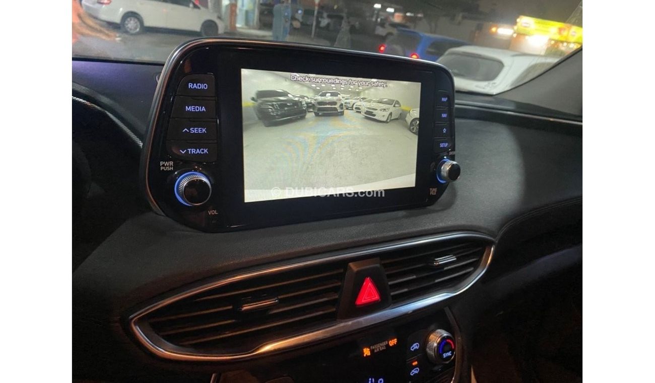 هيونداي سانتا في متوسط المواصفات