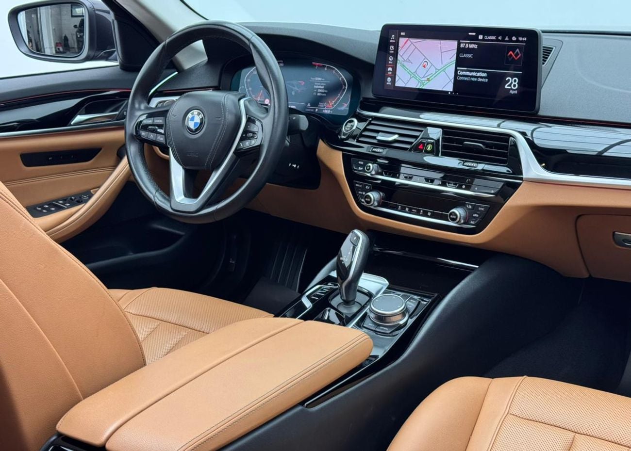 BMW 520i 2023 BMW 520i, BMW Service History, Aug / 2026 BMW Warranty, GCC