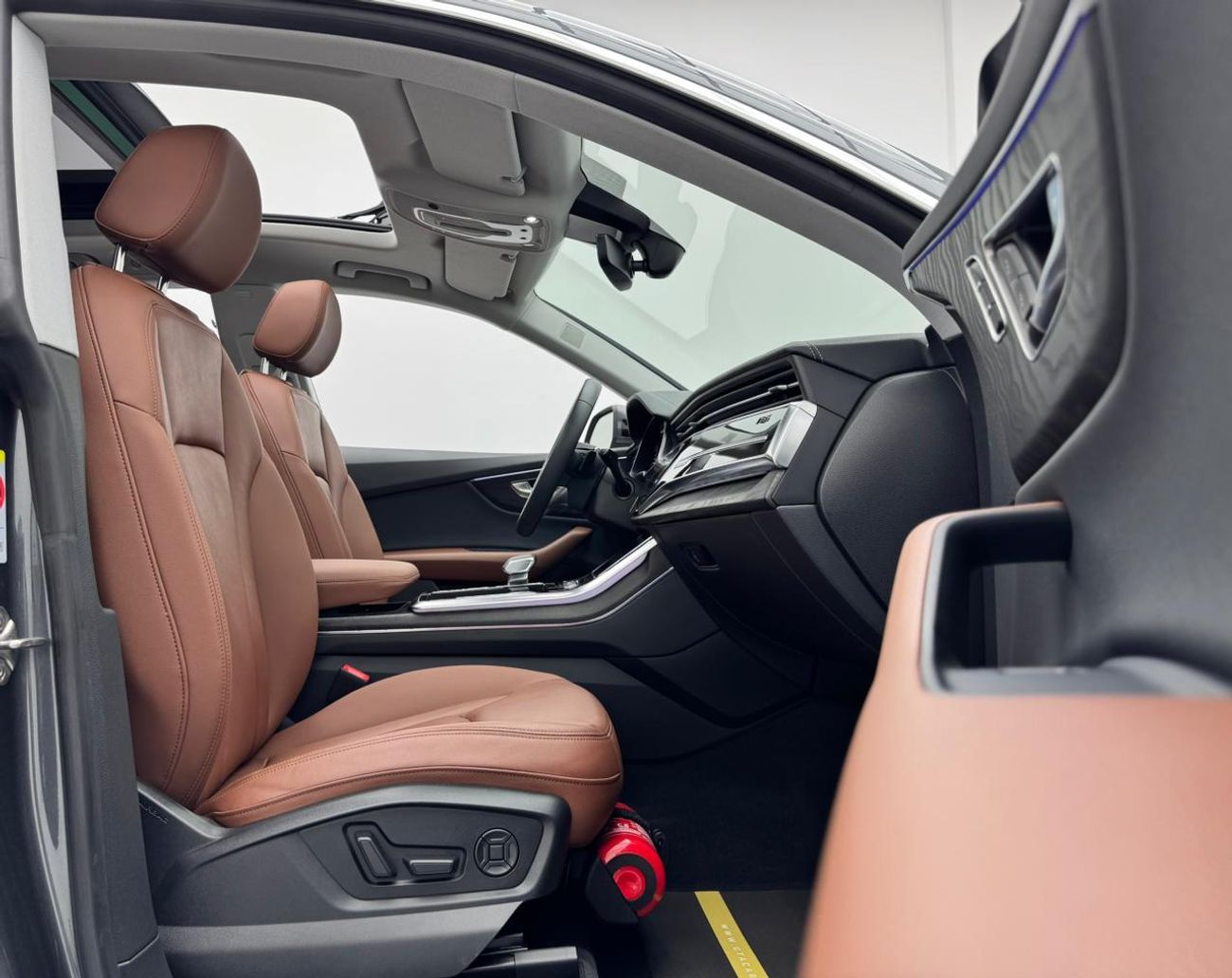 Audi Q8 55 TFSI quattro (340 HP) 2023 Audi Q8 55 TFSI Quattro S-Line, Audi Service History, 1 Year Warranty,