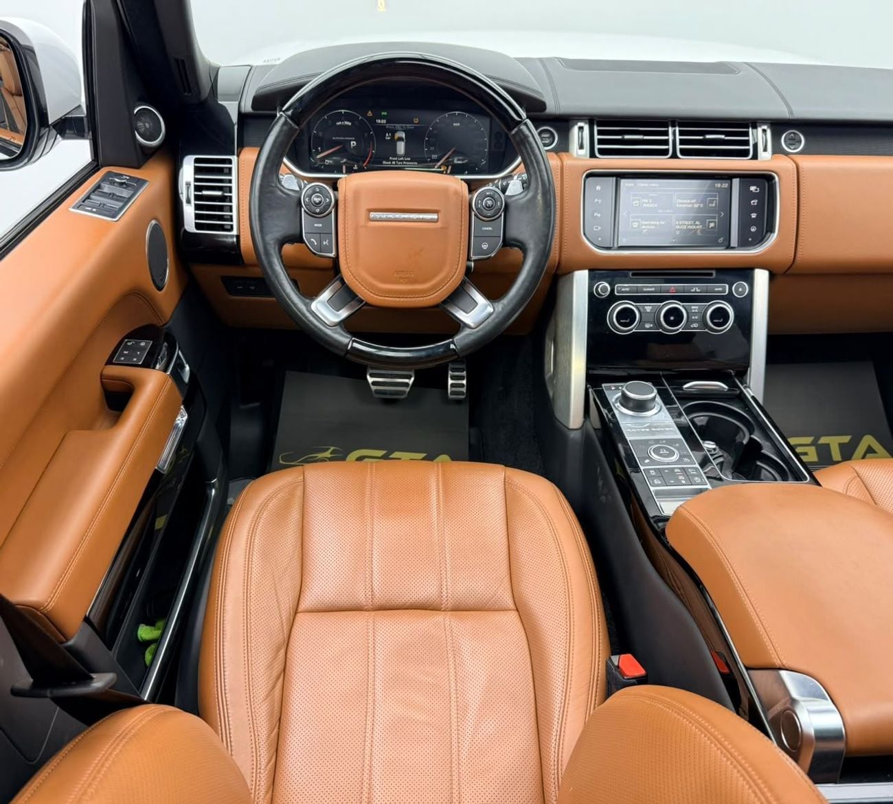 Land Rover Range Rover AUTOBIOGRAPHY 2016 Range Rover Vogue Autobiography, Full Service History, Fully Loaded, Excellent Condition, GCC
