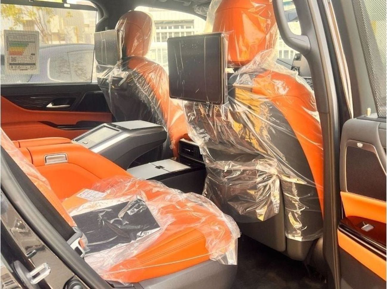 لكزس LX 600 LEXUS LX 600 VIP 4 SEATER FULL OPTIONS