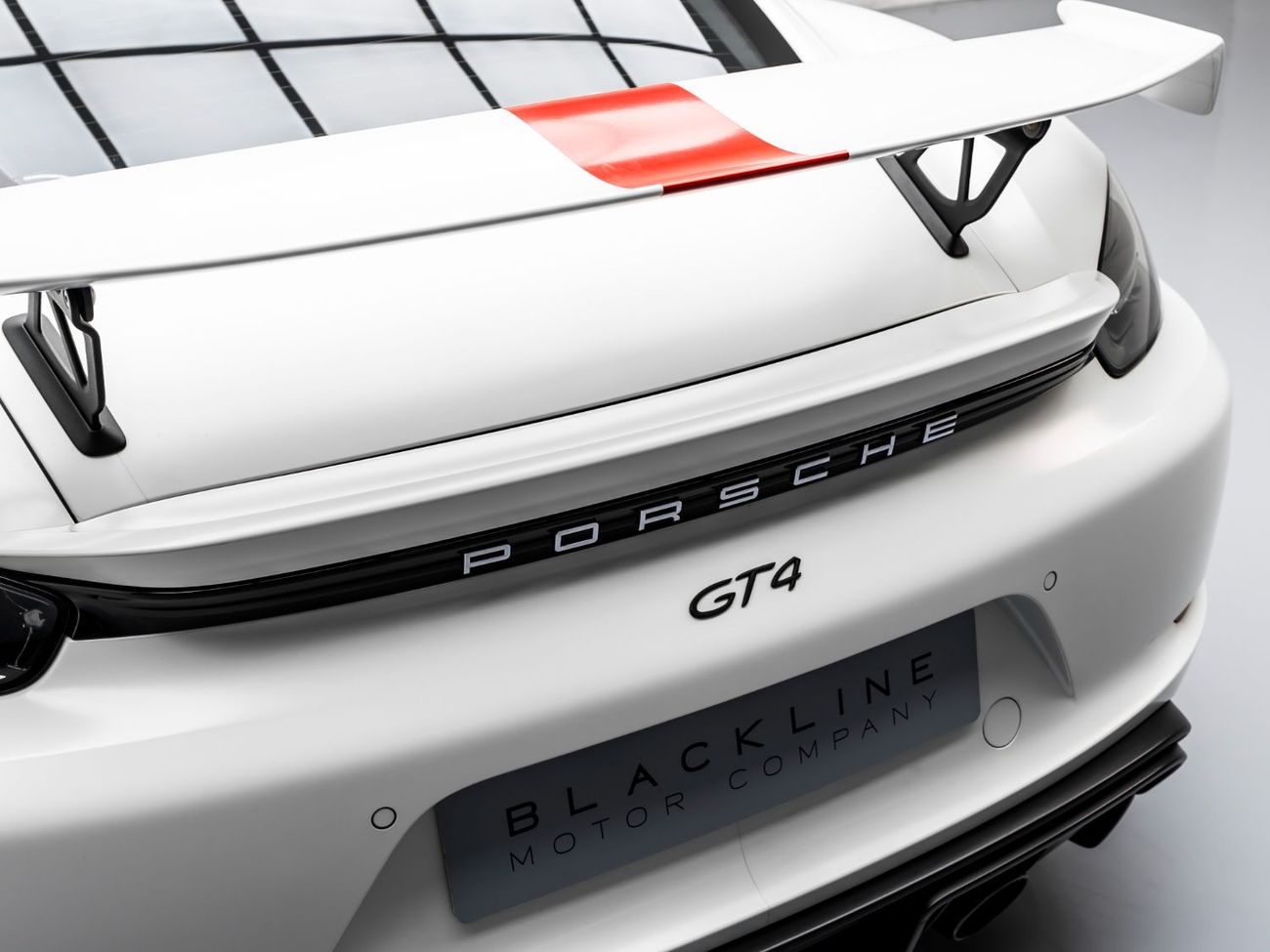 بورش كايمان 718 GT4 4.0L (414 HP) M/T