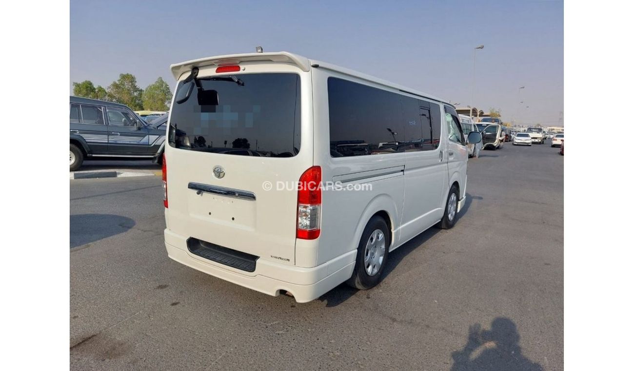 تويوتا هاياس TOYOTA HIACE VAN RIGHT HAND DRIVE(PM30696)