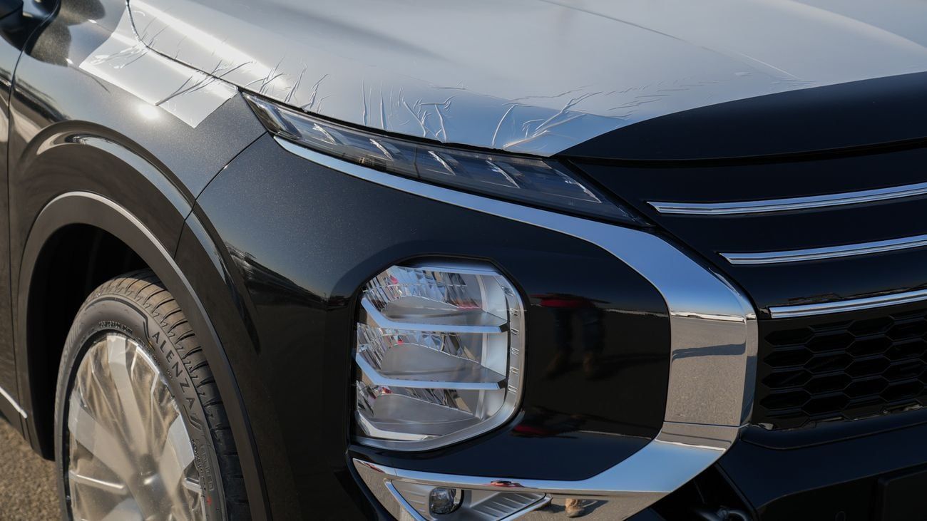 ميتسوبيشي آوتلاندر HIGHLINE ميتسوبيشي أوتلاندر 2026 – الفئة المتوسطة (G12) 2.5 لتر | SUV بسبعة مقاعد | مواصفات الخليج |