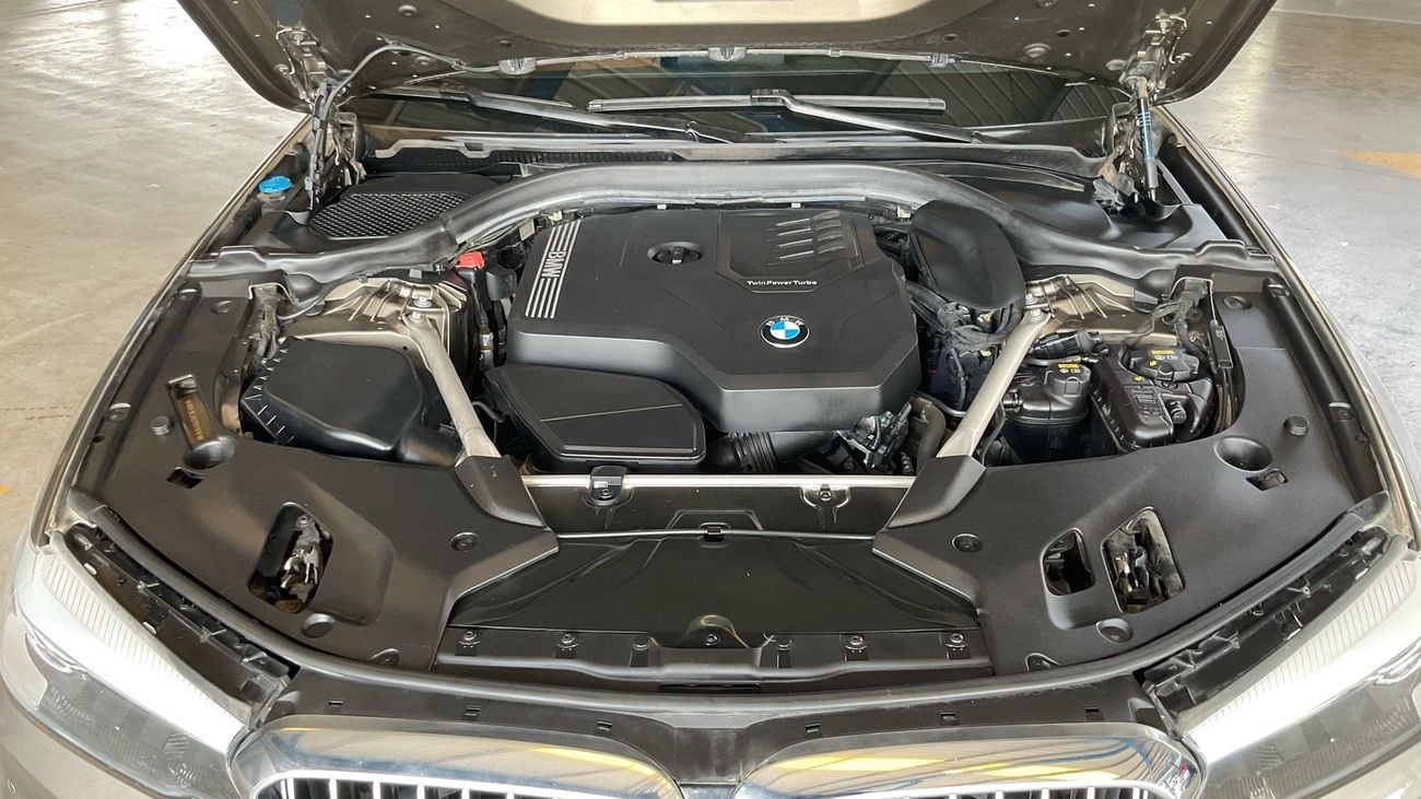 بي أم دبليو 530i LUXURY | شامل الضمان | 0 ﺪﻔﻋﺓ ﺃﻮﻟﻯ