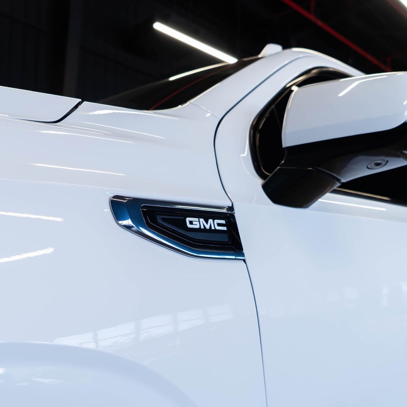 جي أم سي يوكون 5.3 V8 AT4 (AWD)