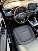 Toyota RAV4 XLE 4WD Full Option Sunroof, push start leather seats