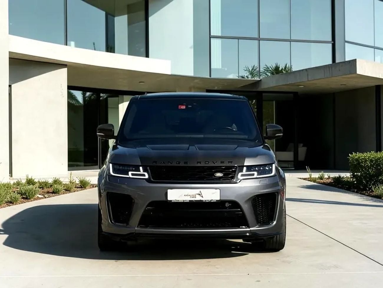 Land Rover Range Rover Sport MID SVR 5.0L (550 HP) RANGE ROVER SPORT SVR CARBON EDITION 5.0L V8 SC A/T | 2022 | AED 3,760 per mon