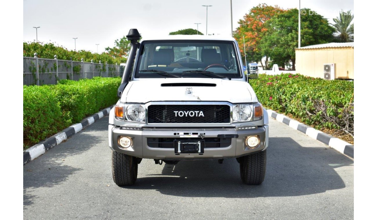 Toyota Land Cruiser Pick Up 79 Double Cabin V8 4.5L Diesel Limited