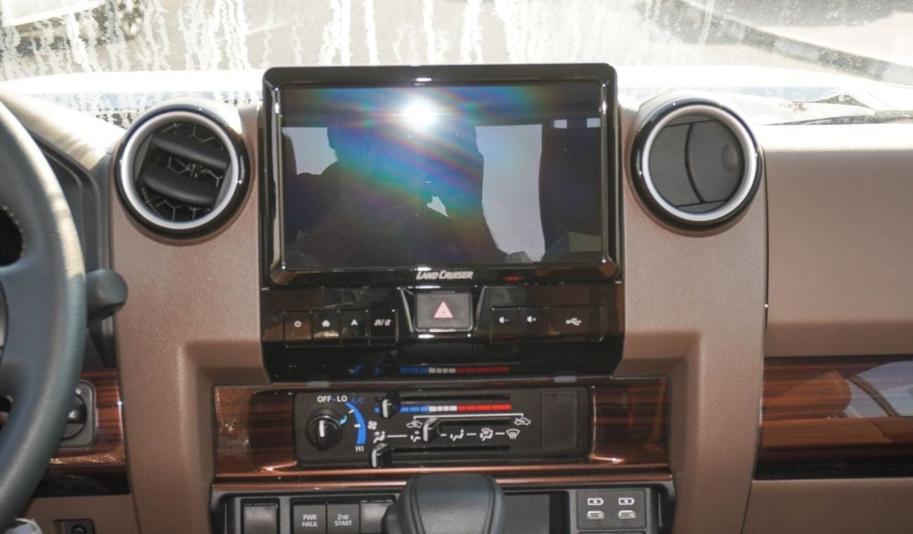 Toyota Land Cruiser Pick Up LX 4.0L V6 A/T