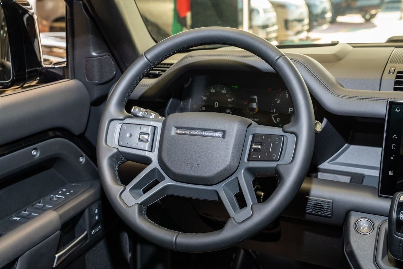لاند روفر ديفندر 110 HSE P400