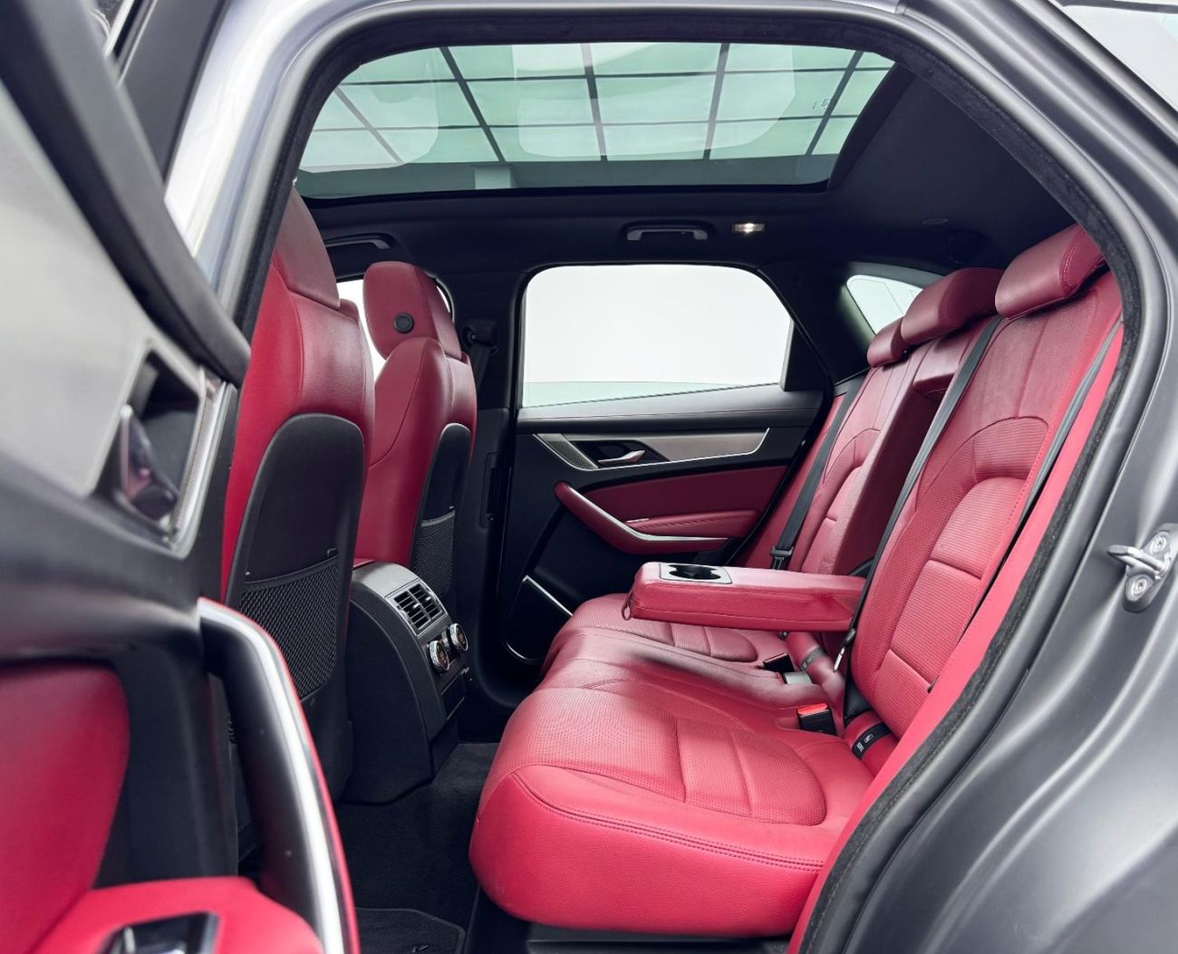 Jaguar F Pace R-Dynamic SE 2.0L 2021 Jaguar F-Pace P250 SE R-Dynamic, 2026 Jaguar Warranty, Full Options, GCC