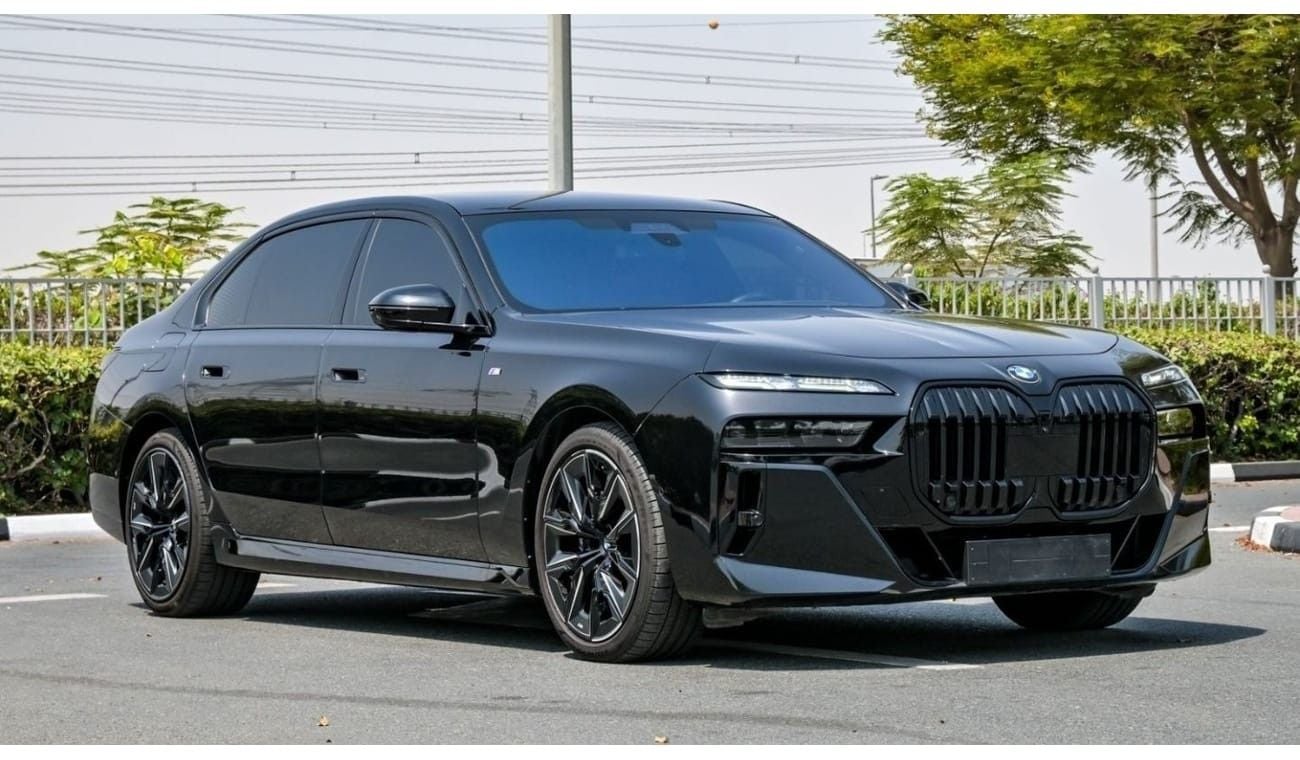 BMW 740Li BMW 740i 2023 Excellent Condition with 5 Years Dealer Warranty and Service contract AGMC