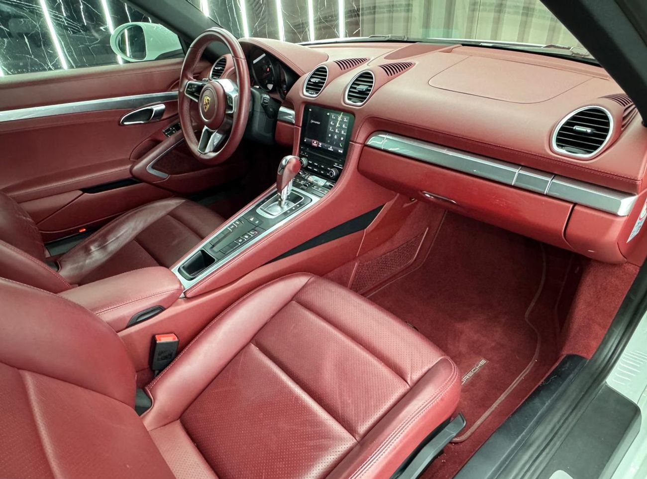 Porsche 718 Cayman Std 2.0L A/T