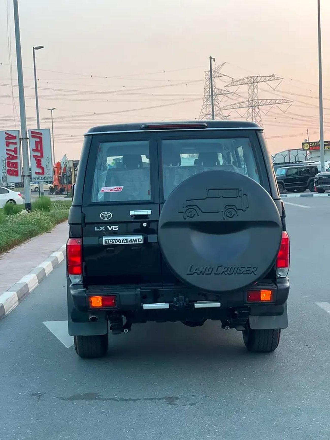 Toyota Land Cruiser 70 HT VXR LC 76 LX 4.0L A/T GCC Specs SAUDI
