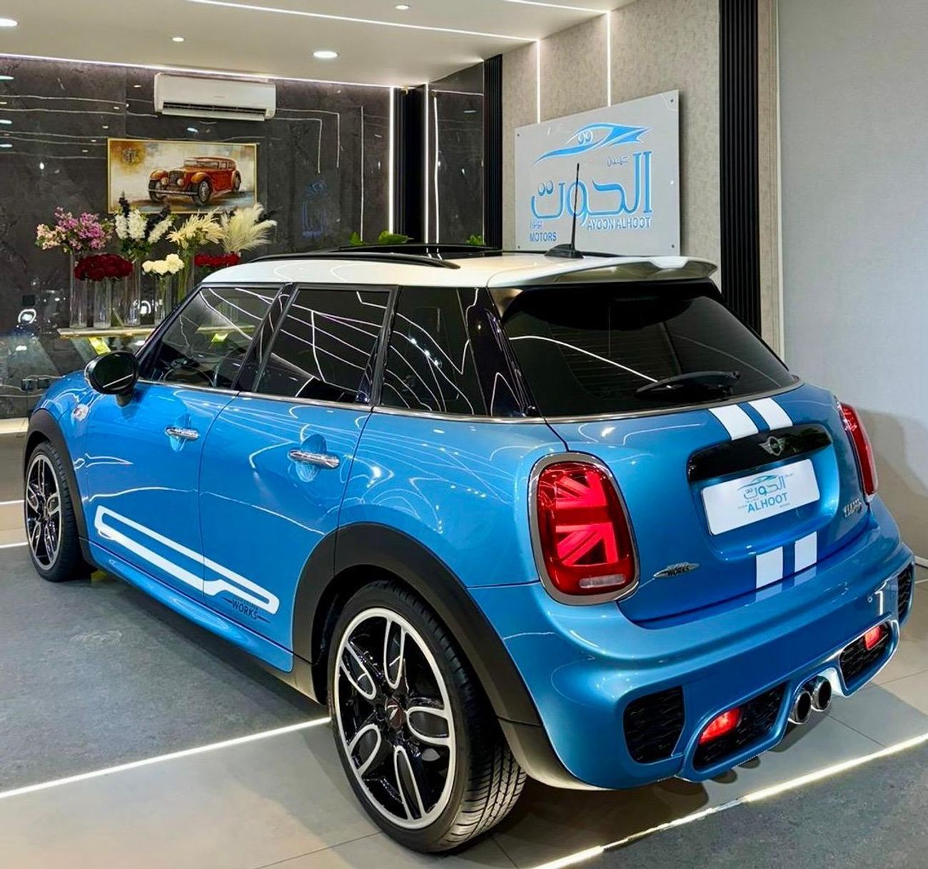 Mini Cooper S AMAZING BLUE MINI COOPER S ** JCW ** || TOP OF THE RANGE || GCC || RED , BLACK INTERIOR