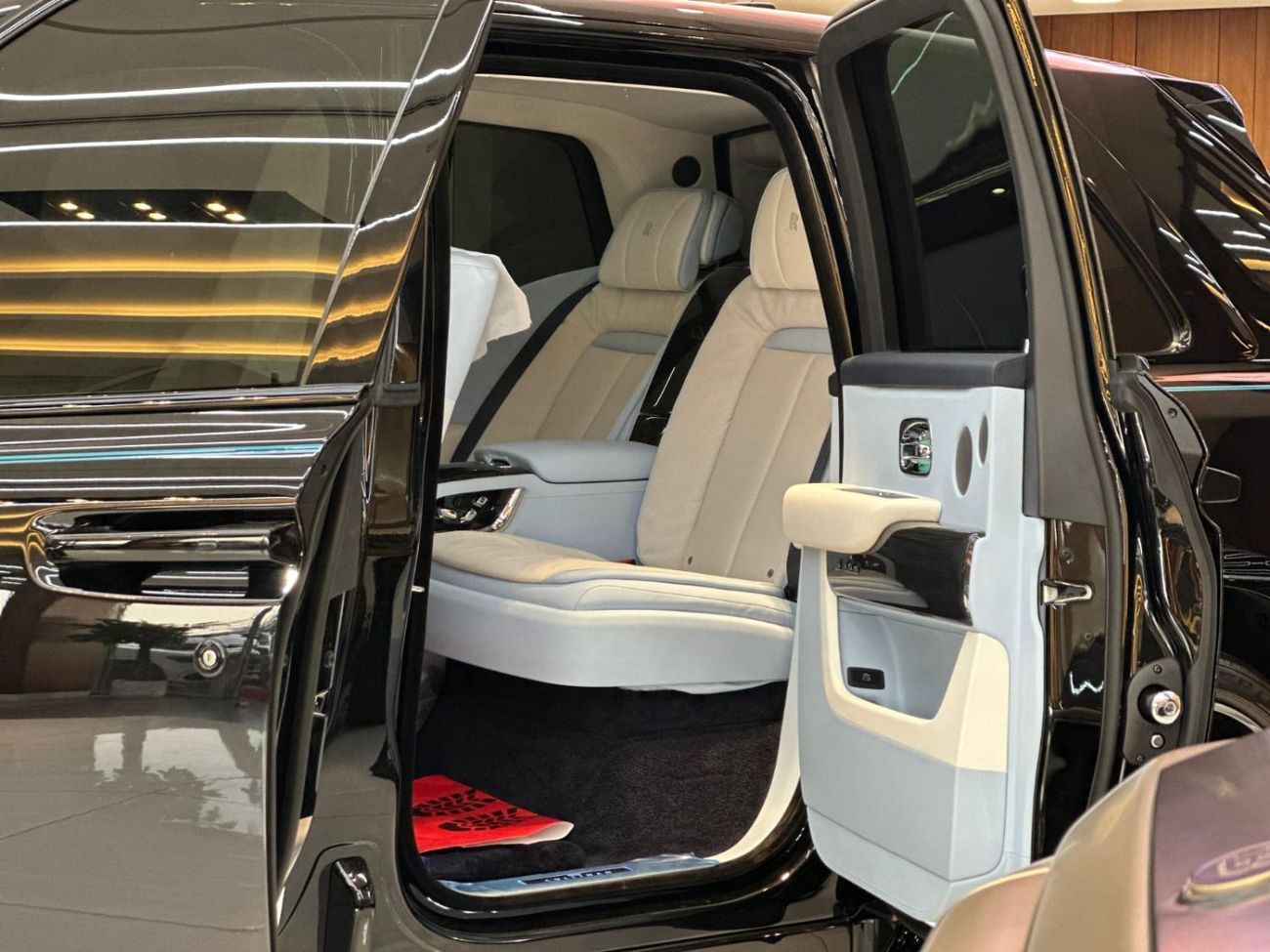 Rolls-Royce Cullinan 2025 Rolls-Royce Cullinan Black Badge | Black | Ultimate Luxury SUV