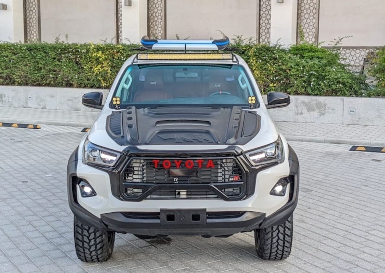 تويوتا هيلوكس TOYOTA HILUX FACELIFTED 2025 GR SPORT OFF-ROAD V4 GCC IN EXCELLENT CONDITION