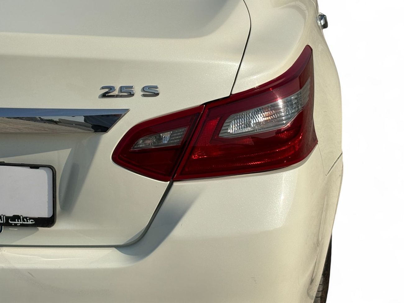 نيسان ألتيما S 2.5L I4 A/T | 2018 | GCC SPECS | WHITE EXTERIOR | AED 480 per month