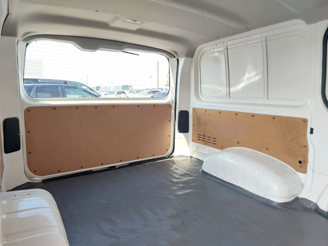 Toyota Hiace TOYOTA HIACE VAN RHD 2019 MODEL 2.8 L DIESEL AUTOMATIC(PM09311)