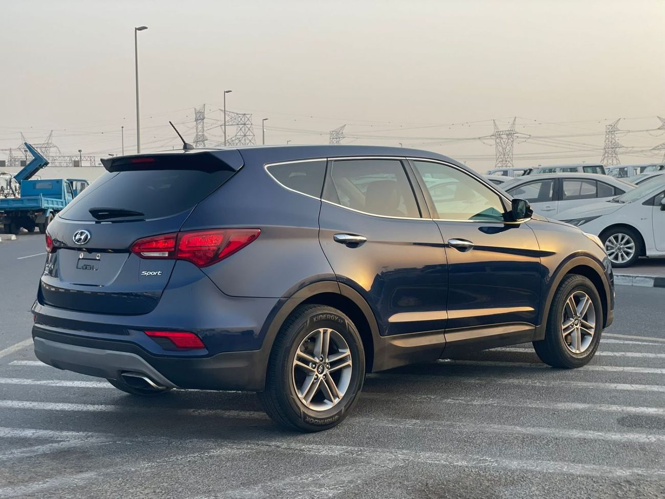 Hyundai Santa Fe 2018 Hyundai Santa Fe 2.4L V4 Sports - Rear CAM - Leather Seats - Cruise Control - 108,000 Mileage