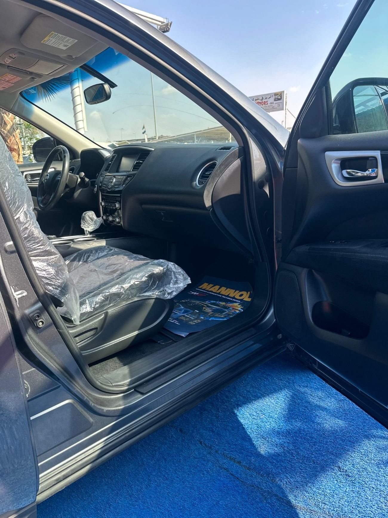 Nissan Pathfinder SV 3.5L (260 HP) 4WD