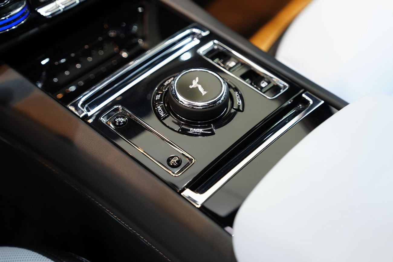 Rolls Royce Spectre STD , Bespoke Audio, Illuminated Grille, Starlight, Dealer Warrr + Serv!!