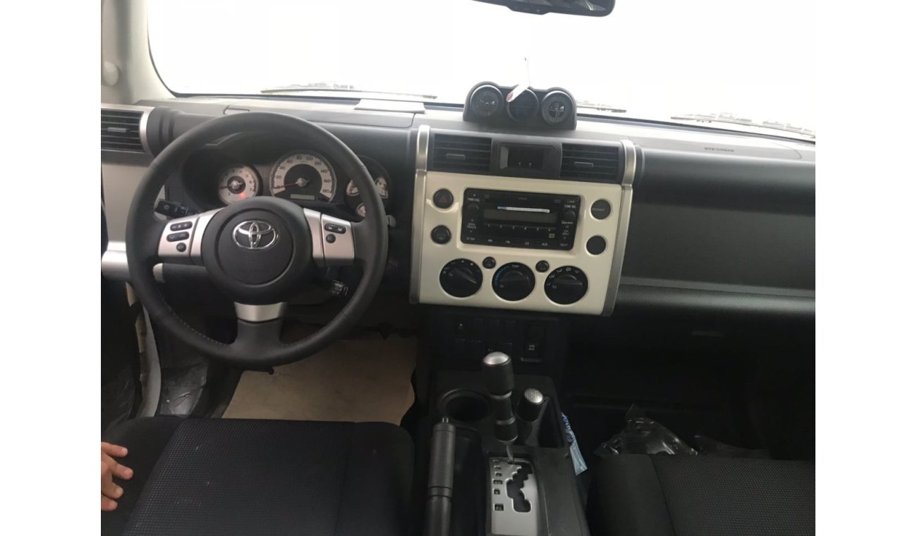 Toyota FJ Cruiser FULL OPTION