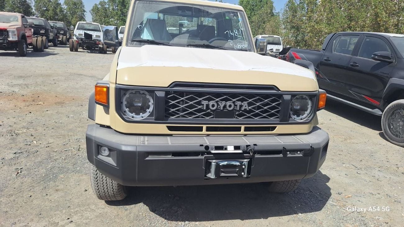Toyota Land Cruiser Pick Up TOYOTA LAND CRUISER LC79 SC FULL OPTION AT