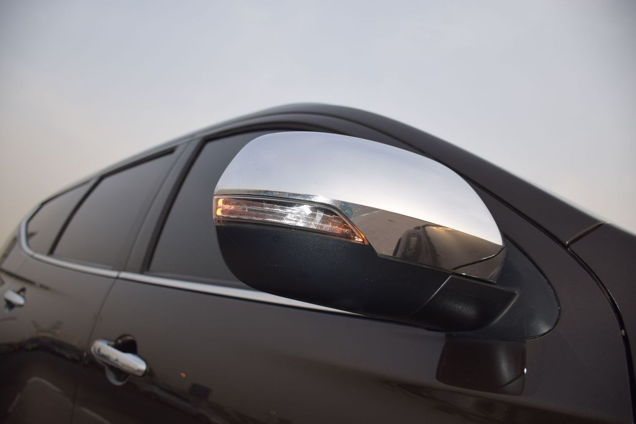 ميتسوبيشي باجيرو سبورت 4x4 Diesel 2.4L ( Right Hand )