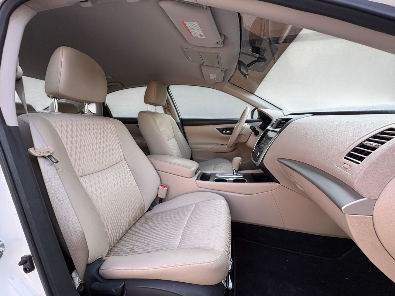 نيسان ألتيما S 2.5L I4 A/T | 2018 | GCC SPECS | WHITE EXTERIOR | AED 480 per month