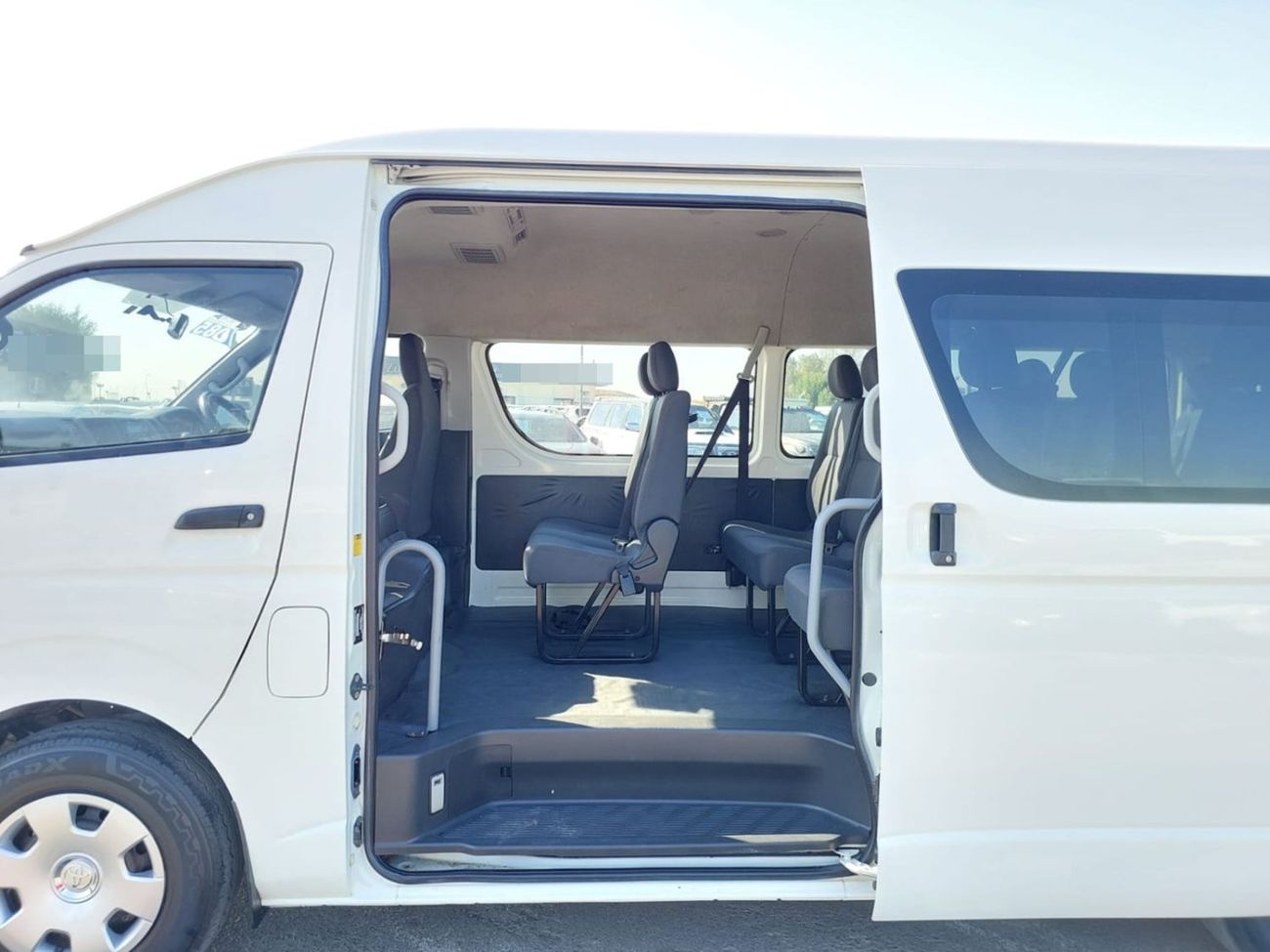 Toyota Hiace TOYOTA HIACE COMMUTER VAN RHD 2012 MODEL 3.0 L DIESEL AUTOMATIC(PM13847)