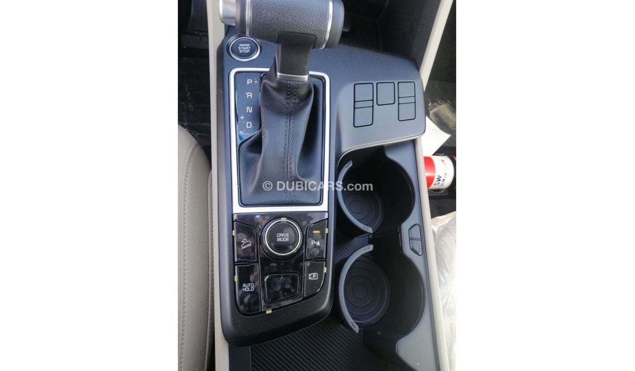 كيا سبورتيج SUN ROOF  BUSH START - REMOTE START ENGINE -SCREEN CAMERA