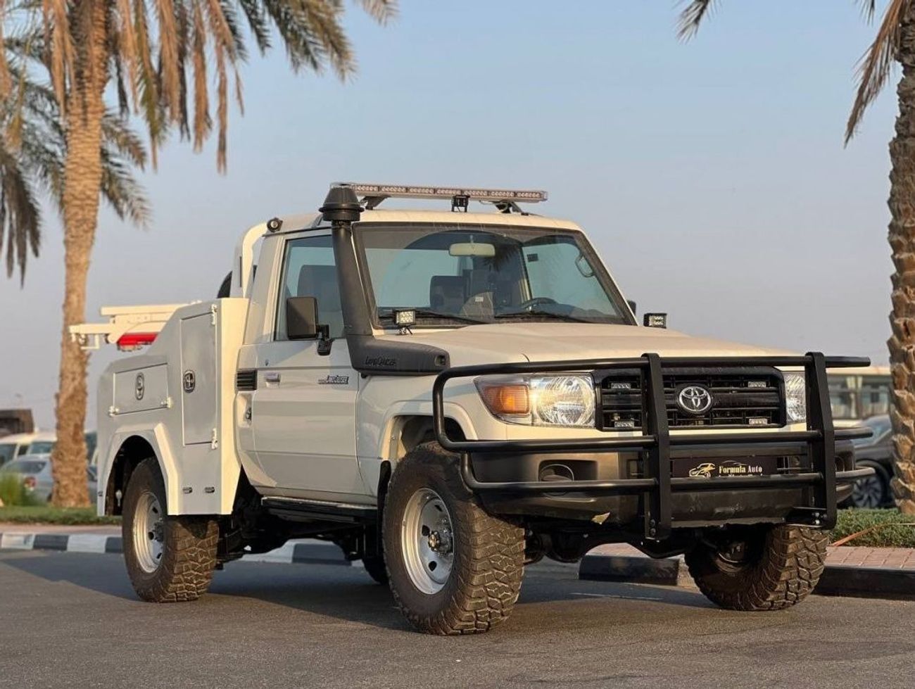 تويوتا لاند كروزر بيك آب 4.0L PTR M/T // 2023 // WITH CRANE , DIFF LOCK // SPECIAL OFFER // BY FORMULA AUTO // FOR EXPORT