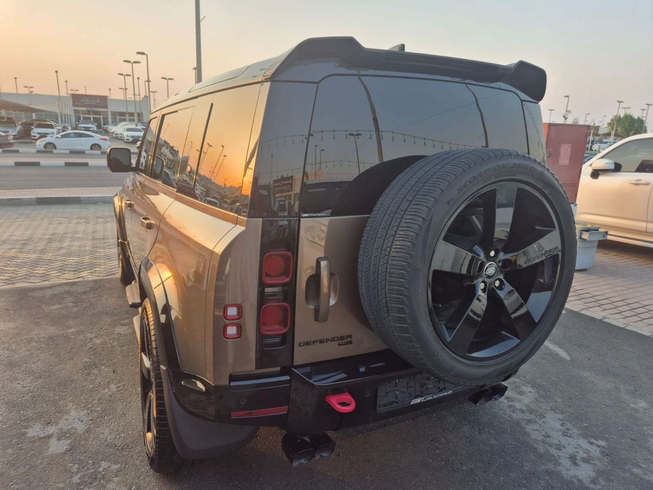 Land Rover Defender P400 110 SE 3.0L (5 Seater)