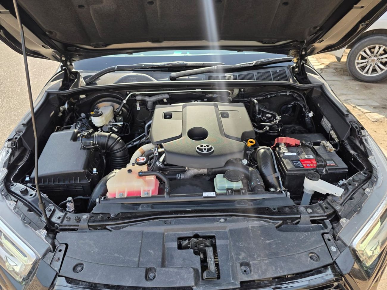 Toyota Hilux RIGHT HAND DRIVE ONLY FOR EXPORT 2.8 LITER SHAPE MODIFIED 2024