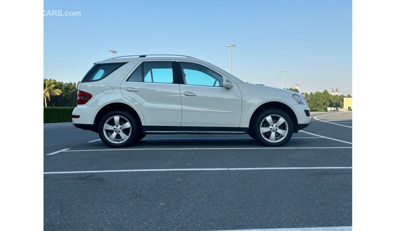 Mercedes-Benz ML 350 MODEL 2009 GCC CAR PERFECT CONDITION INSIDE  AND OUTSIDE FULL OPTION SUN ROOF LEATHER SEATS