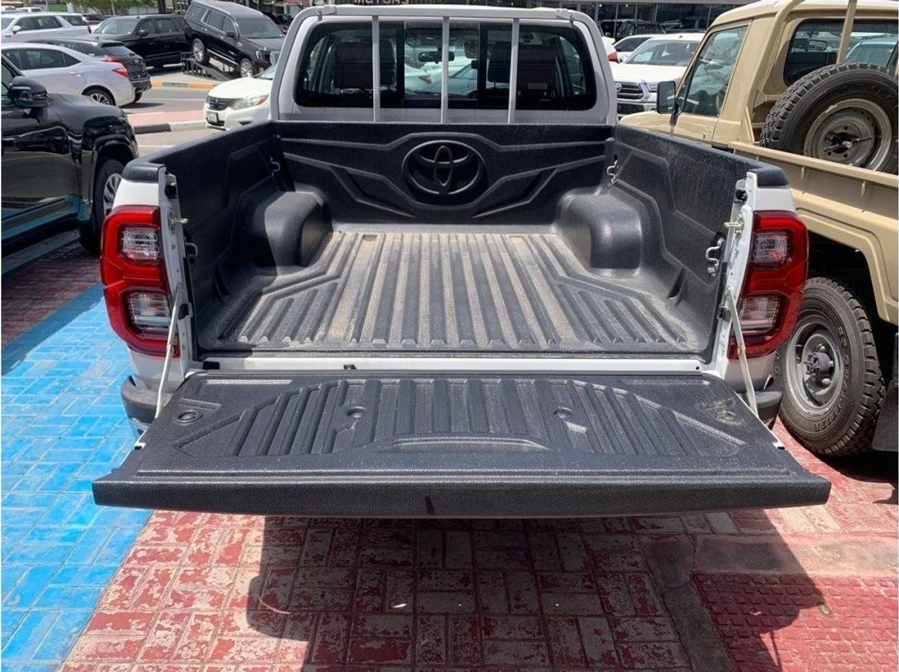 تويوتا هيلوكس 2025 TOYOTA HILUX VX 4.0L V6 NEW VARIENT