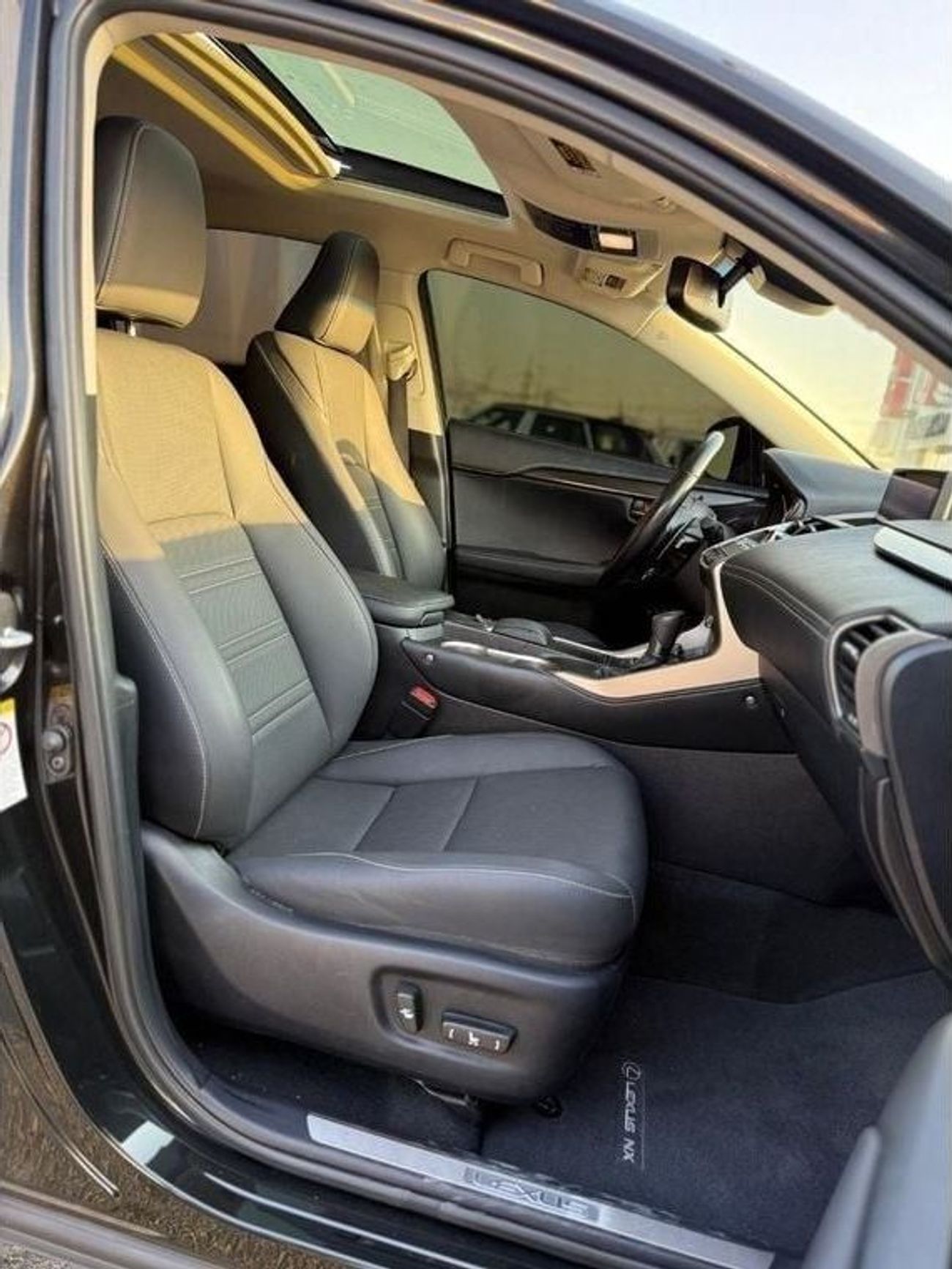 Lexus NX300 LEXUS NX300 Platinum